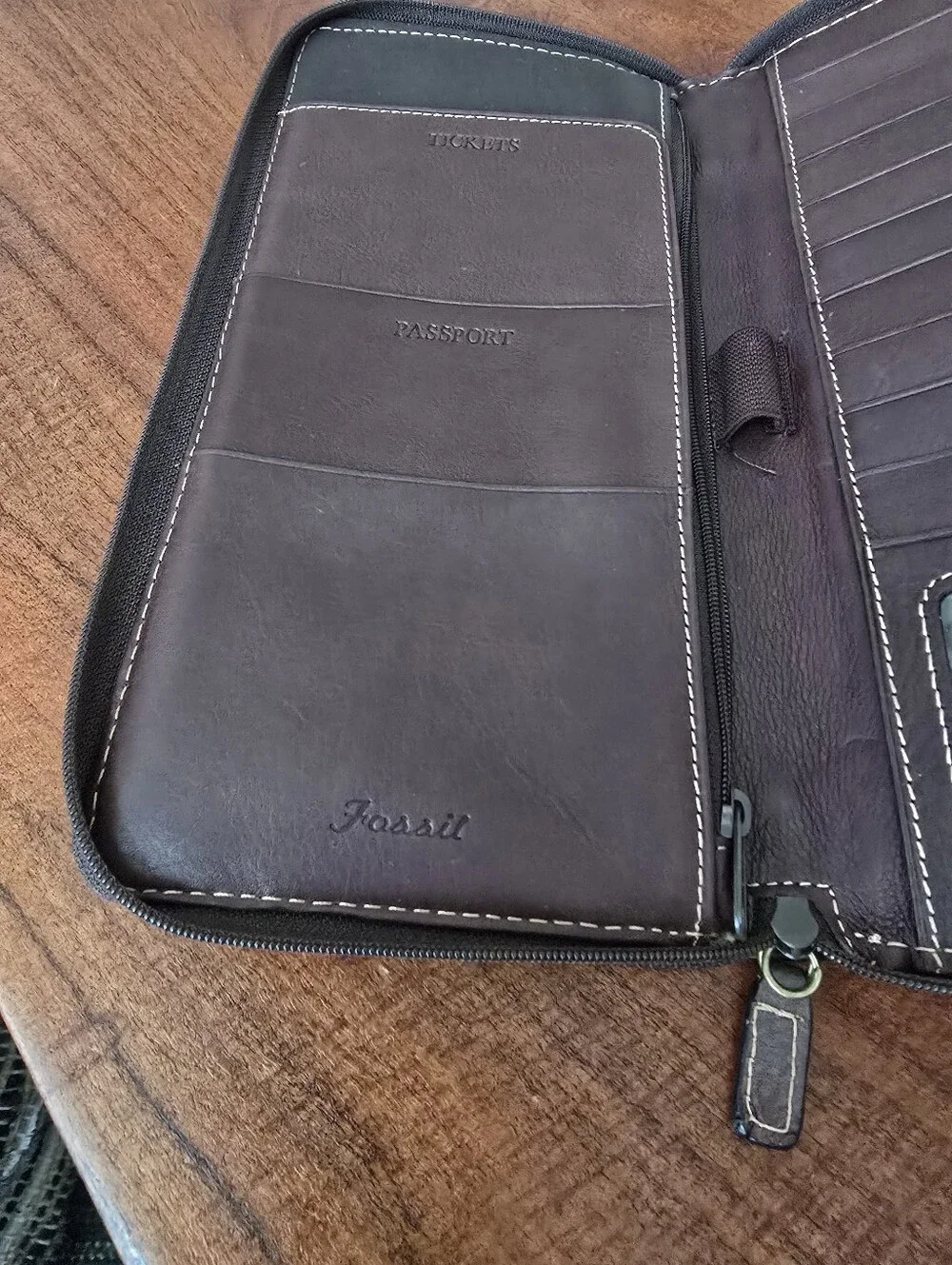 FOSSIL Men's Brown Leather Travel Zip Wallet Organizer Passport, Credit Cards,